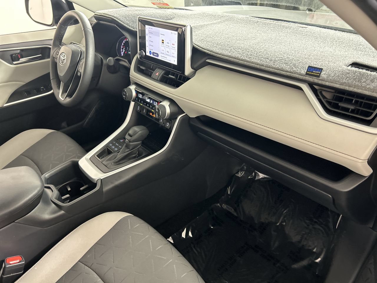 Used 2025 Toyota RAV4 XLE w/ Convenience Package AWD/4WD image 28