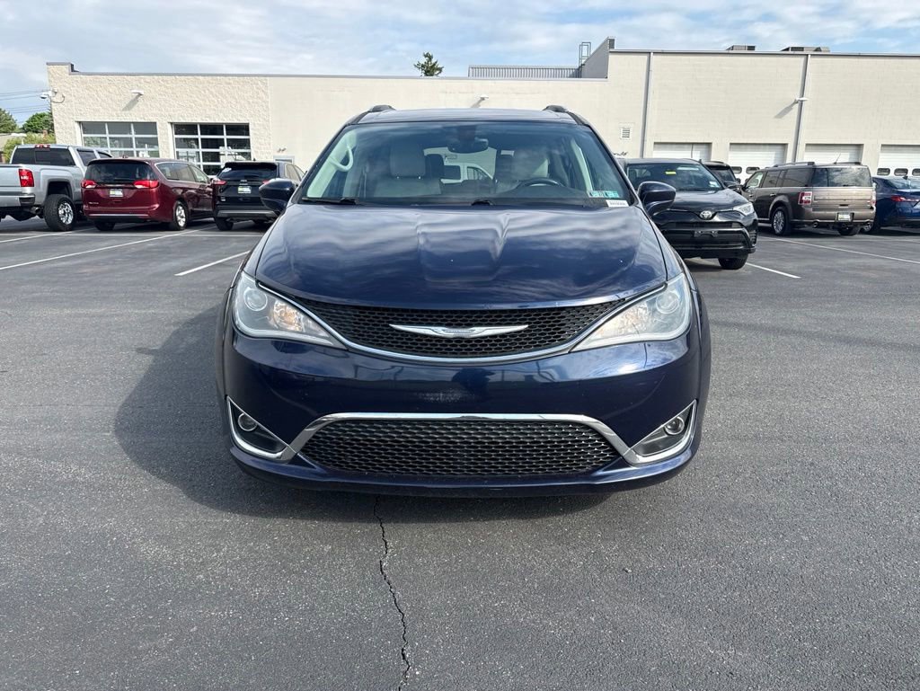 Used 2017 Chrysler Pacifica Touring-L Plus FWD image 5