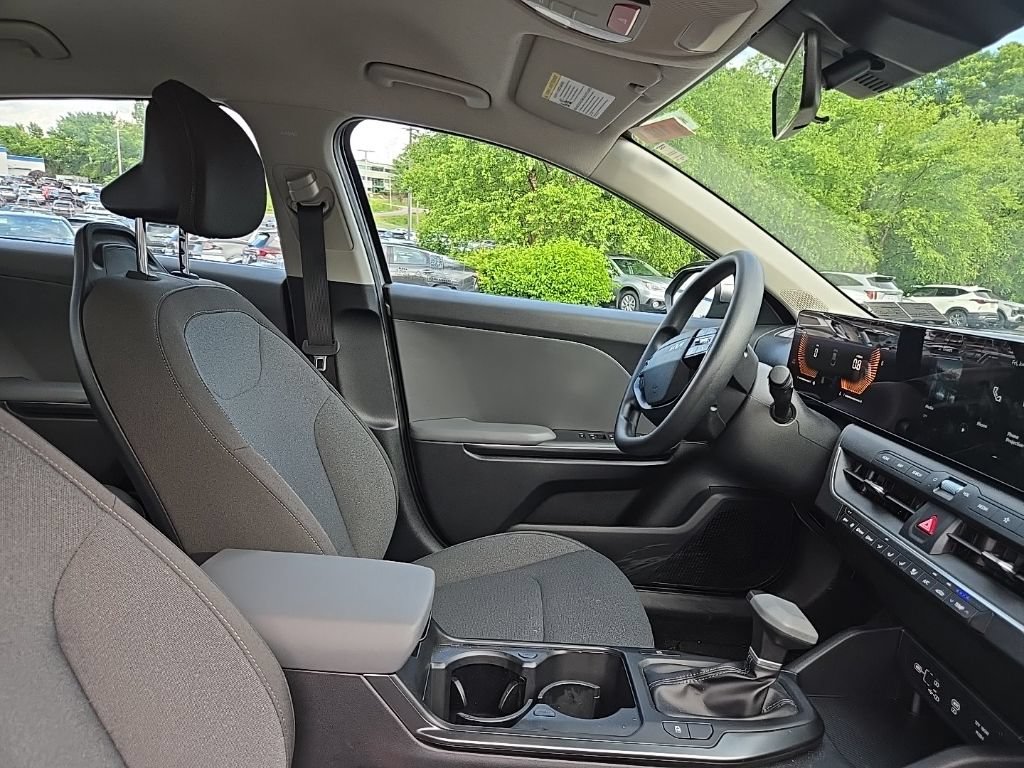 Certified 2025 Kia K4 FWD image 33