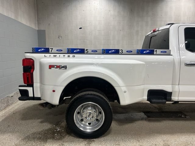 Used 2024 Ford F450 Limited w/ FX4 Off-Road Package AWD/4WD image 31