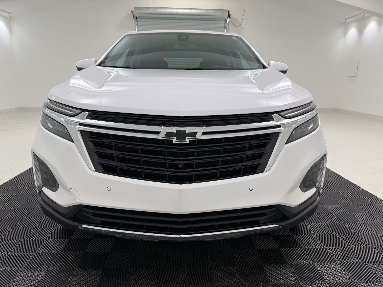 Used 2022 Chevrolet Equinox LT image 2