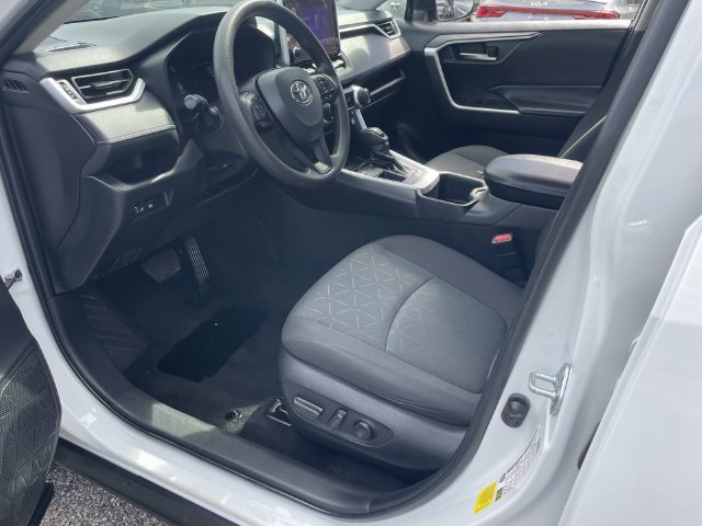Used 2024 Toyota RAV4 XLE FWD image 20