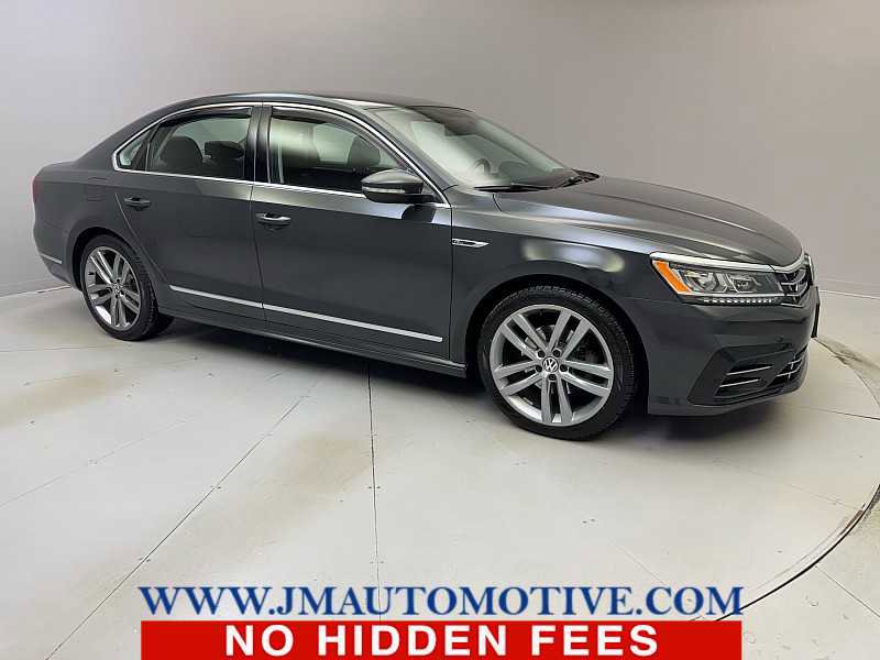 Used 2017 Volkswagen Passat 1.8T R-Line w/ R-Line Lighting Package image 7