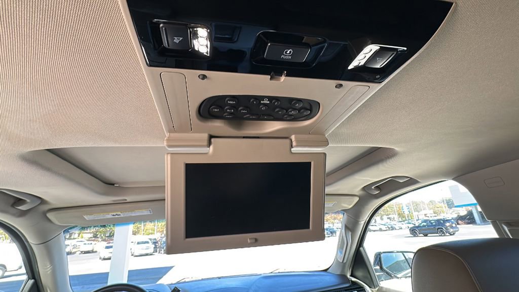 Used 2017 GMC Yukon SLT w/ Open Road Package image 15