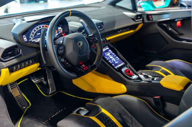 Used 2023 Lamborghini Huracan Tecnica RWD image 39