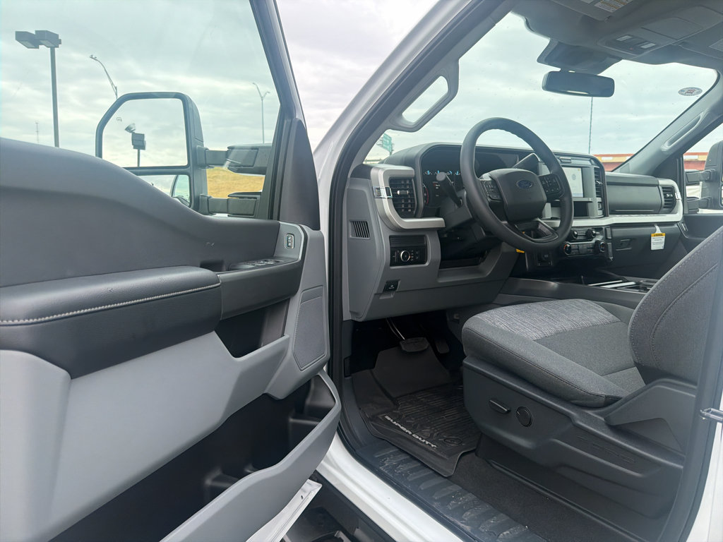 New 2027 Ford F250 XLT w/ FX4 Off-Road Package AWD/4WD image 13
