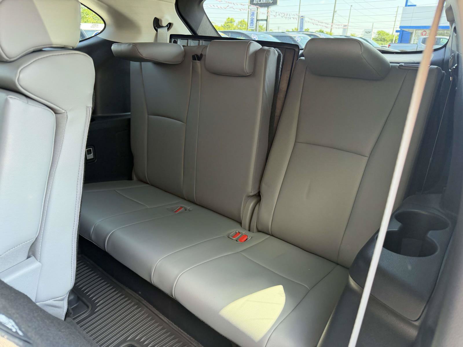 Used 2023 Toyota Highlander XLE AWD/4WD image 14