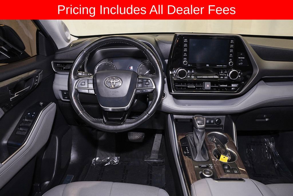 Used 2021 Toyota Highlander Limited AWD/4WD image 7