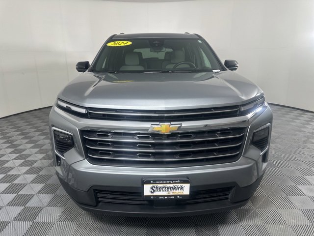 Used 2024 Chevrolet Traverse LT image 9