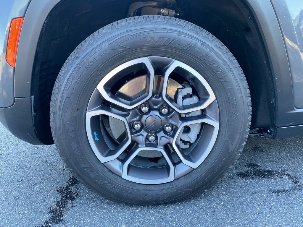 Used 2022 Jeep Grand Cherokee Trailhawk image 9