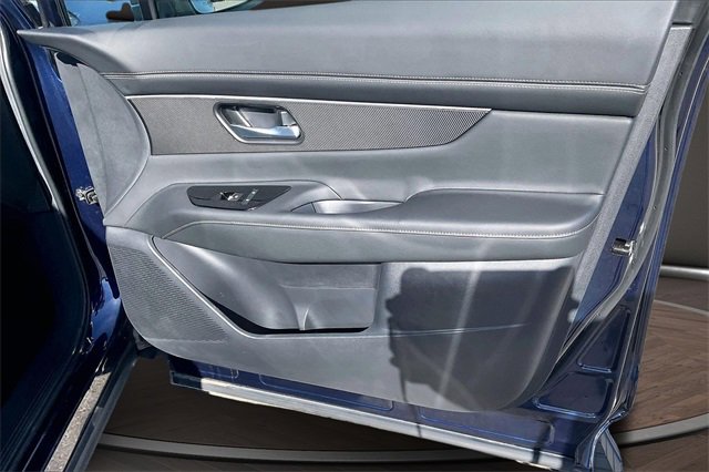 Certified 2025 Nissan Murano SV image 21