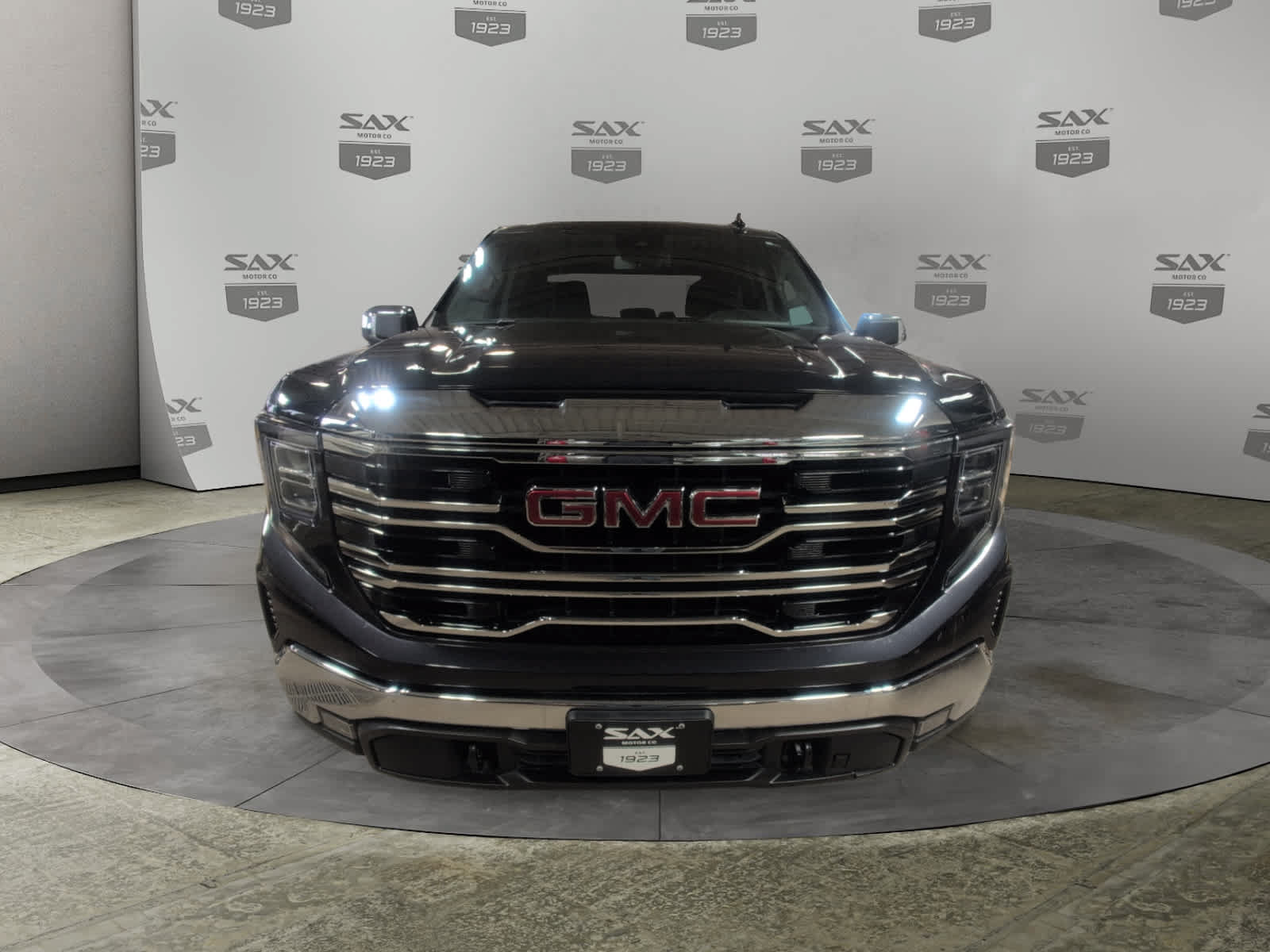 Used 2023 GMC Sierra 1500 SLT w/ SLT Premium Package AWD/4WD image 8