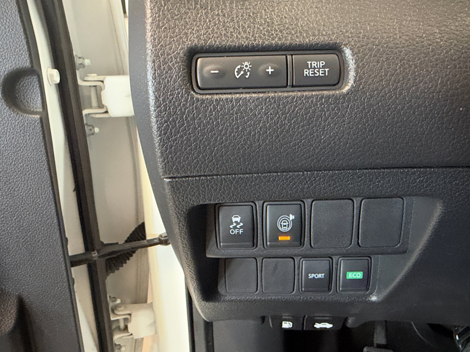 Used 2017 Nissan Rogue SV FWD image 26