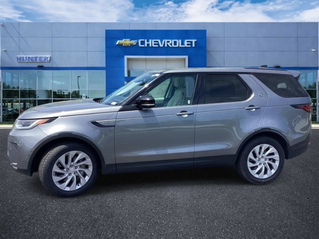 Used 2025 Land Rover Discovery S AWD/4WD image 6