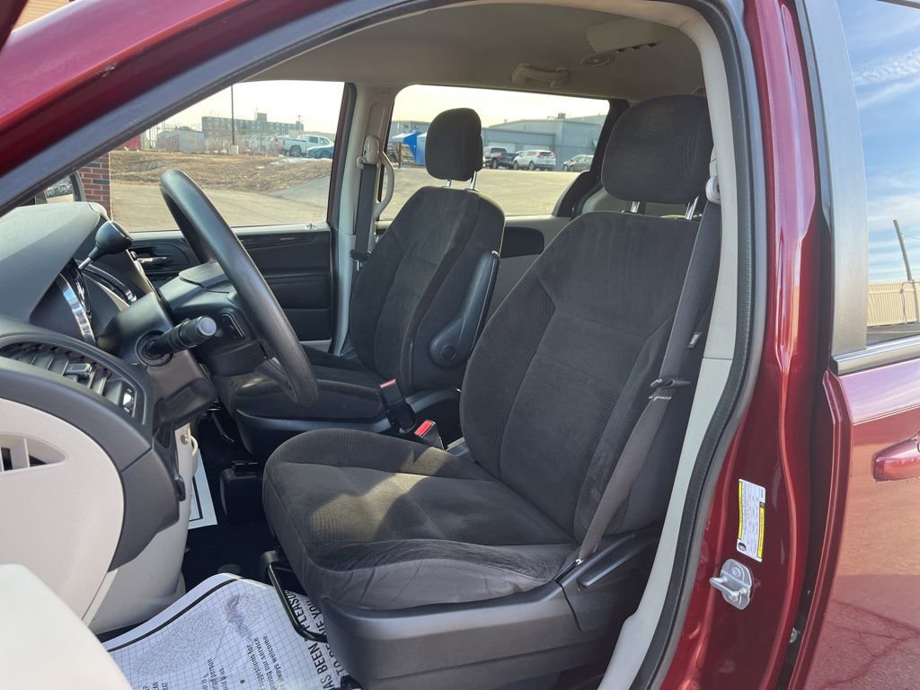 Used 2018 Dodge Grand Caravan SE image 19