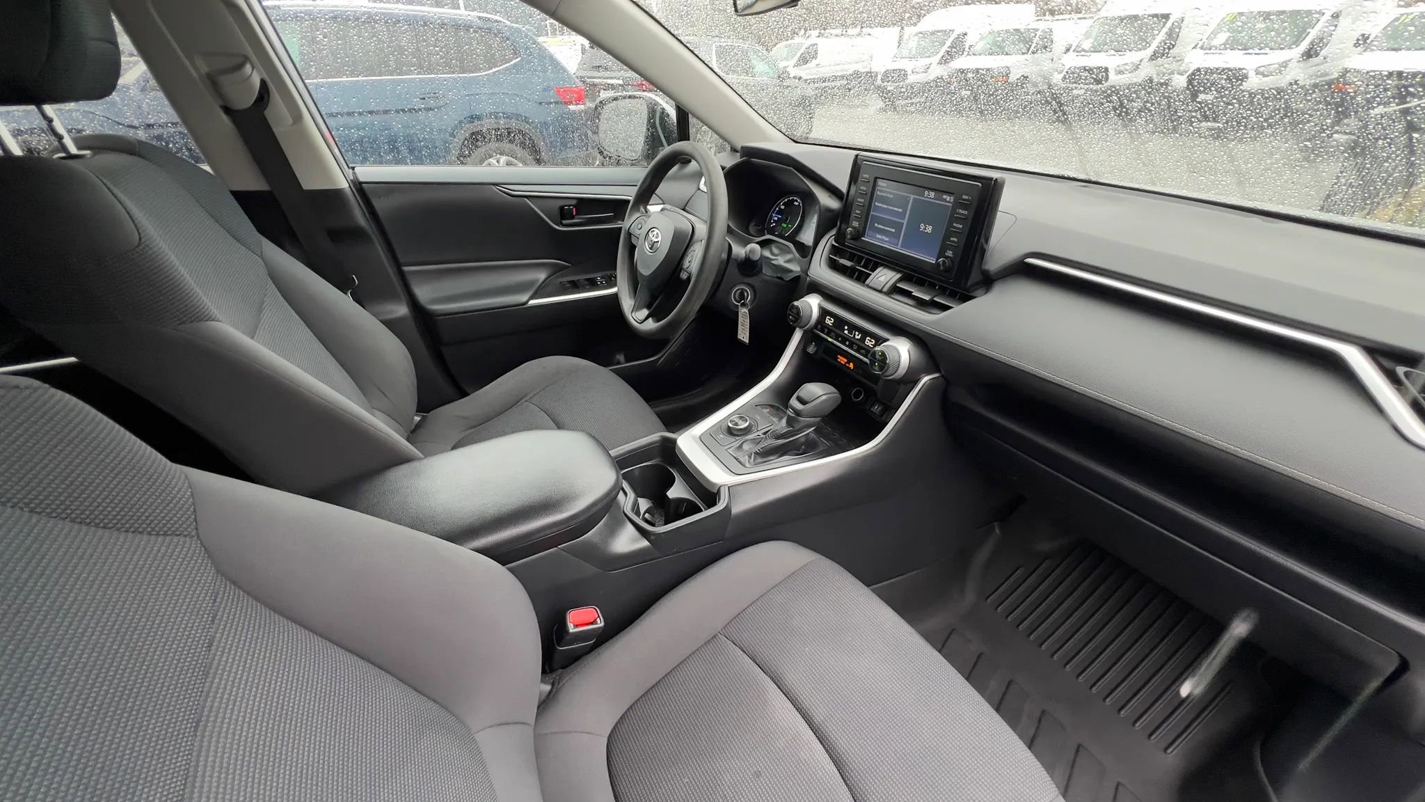 Used 2019 Toyota RAV4 LE w/ Carpet Mat Package image 22