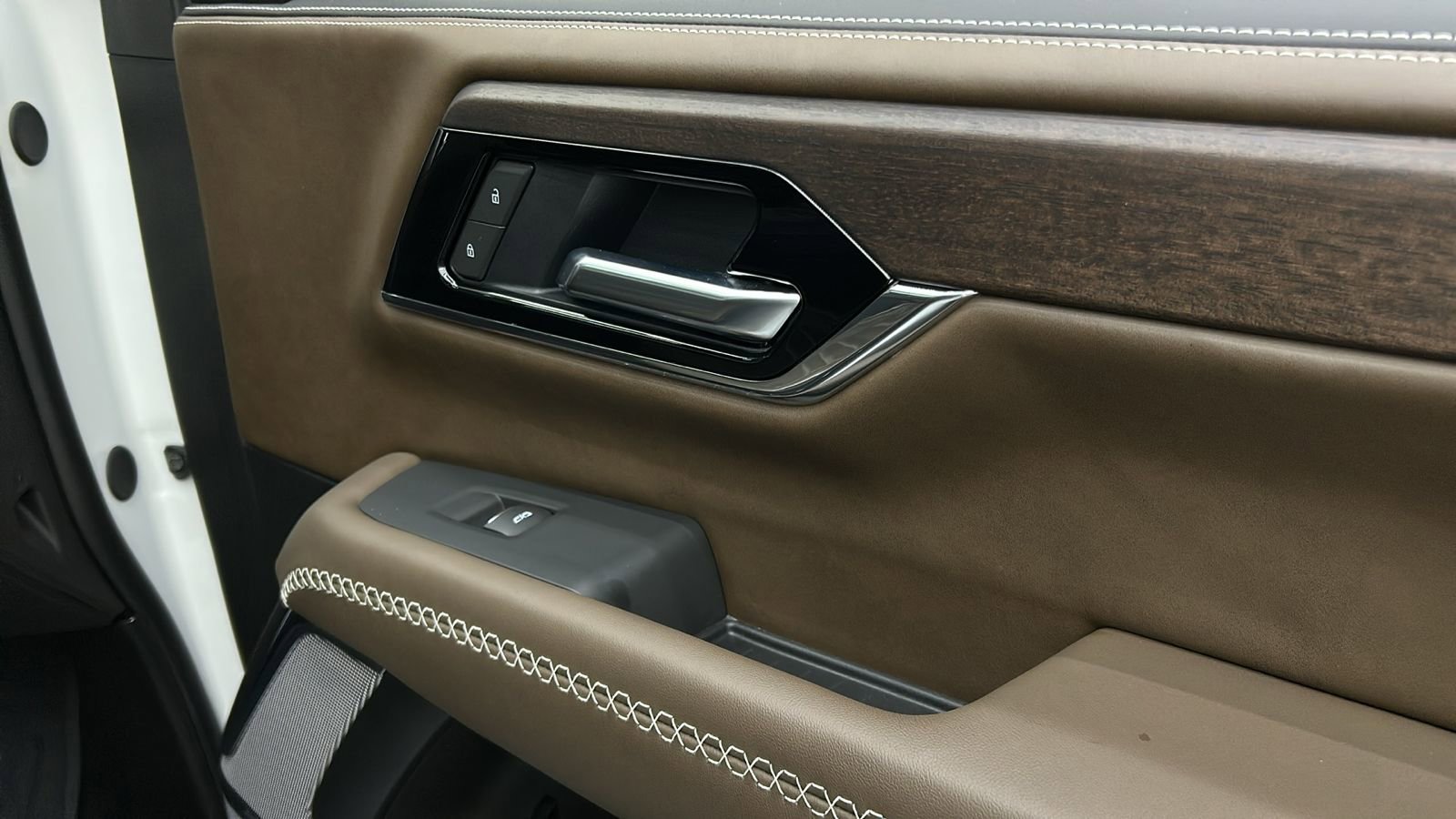 Used 2025 GMC Yukon XL Denali Ultimate image 34