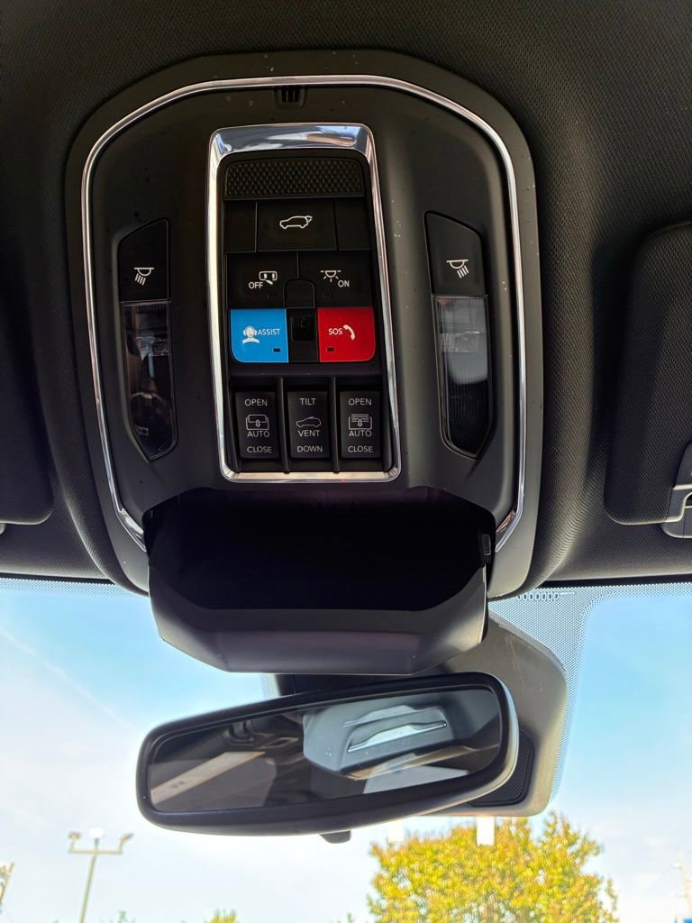 Used 2024 Jeep Grand Cherokee Limited AWD/4WD image 44