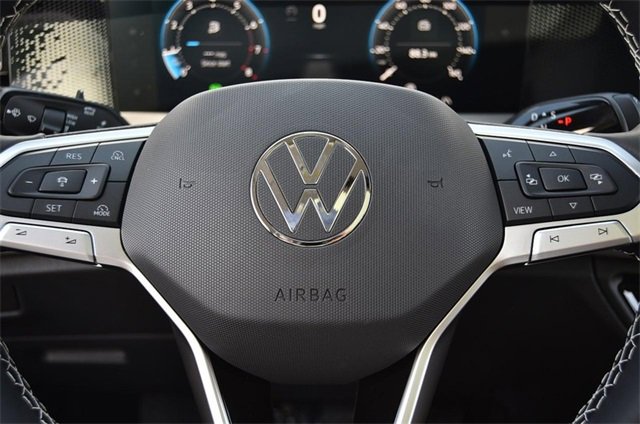 New 2025 Volkswagen Tiguan SE image 17