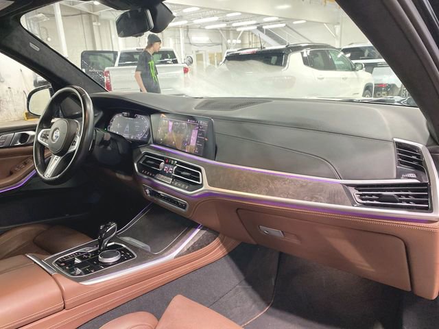 Used 2020 BMW X7 M50i image 29