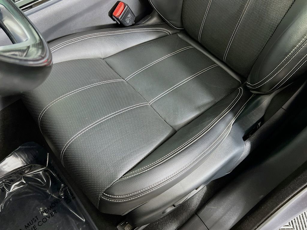 Used 2019 Land Rover Range Rover Velar R-Dynamic SE image 20