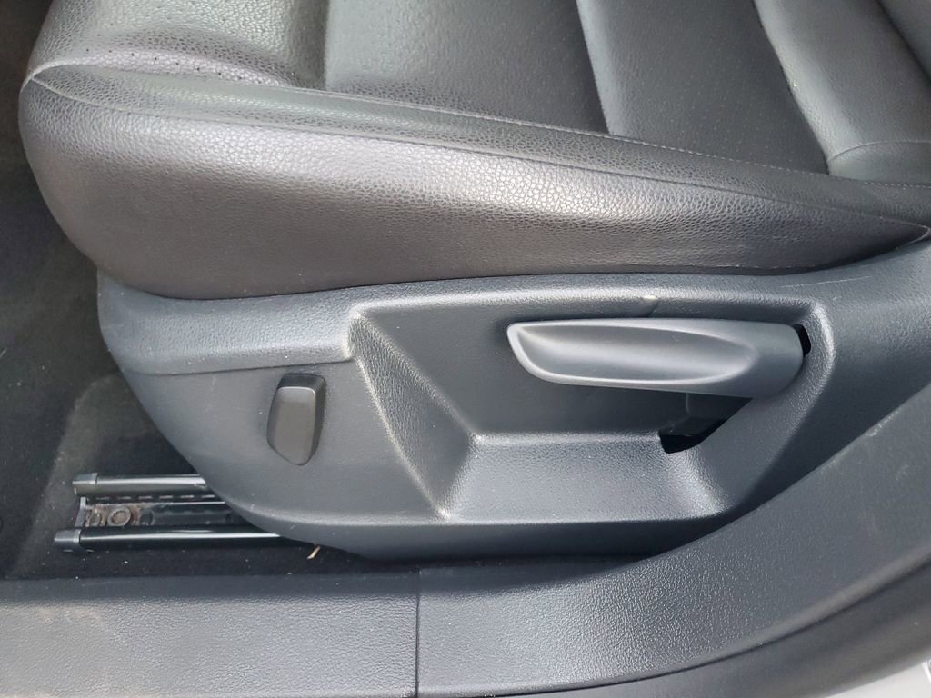 Used 2017 Volkswagen Tiguan S image 21