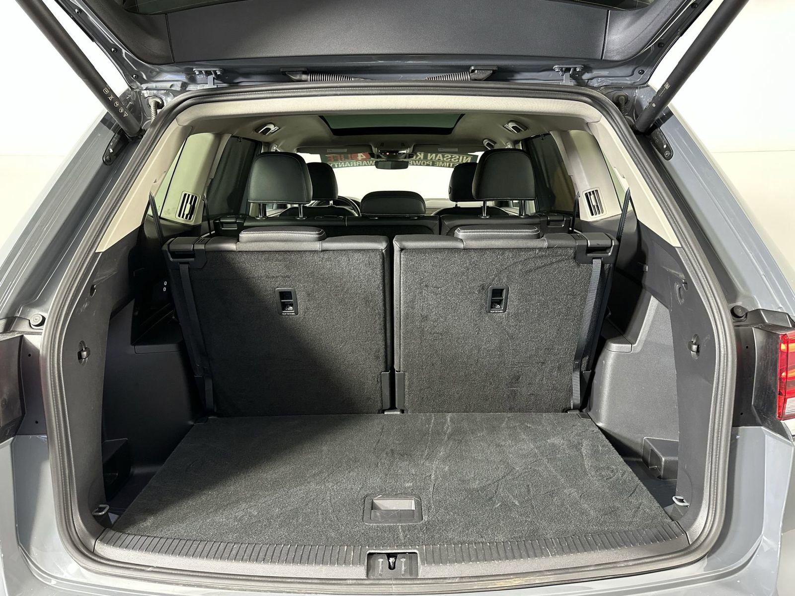 Used 2025 Volkswagen Atlas SEL AWD/4WD image 25