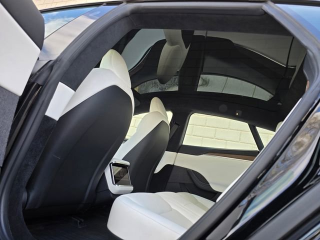 Used 2022 Tesla Model S AWD/4WD image 34