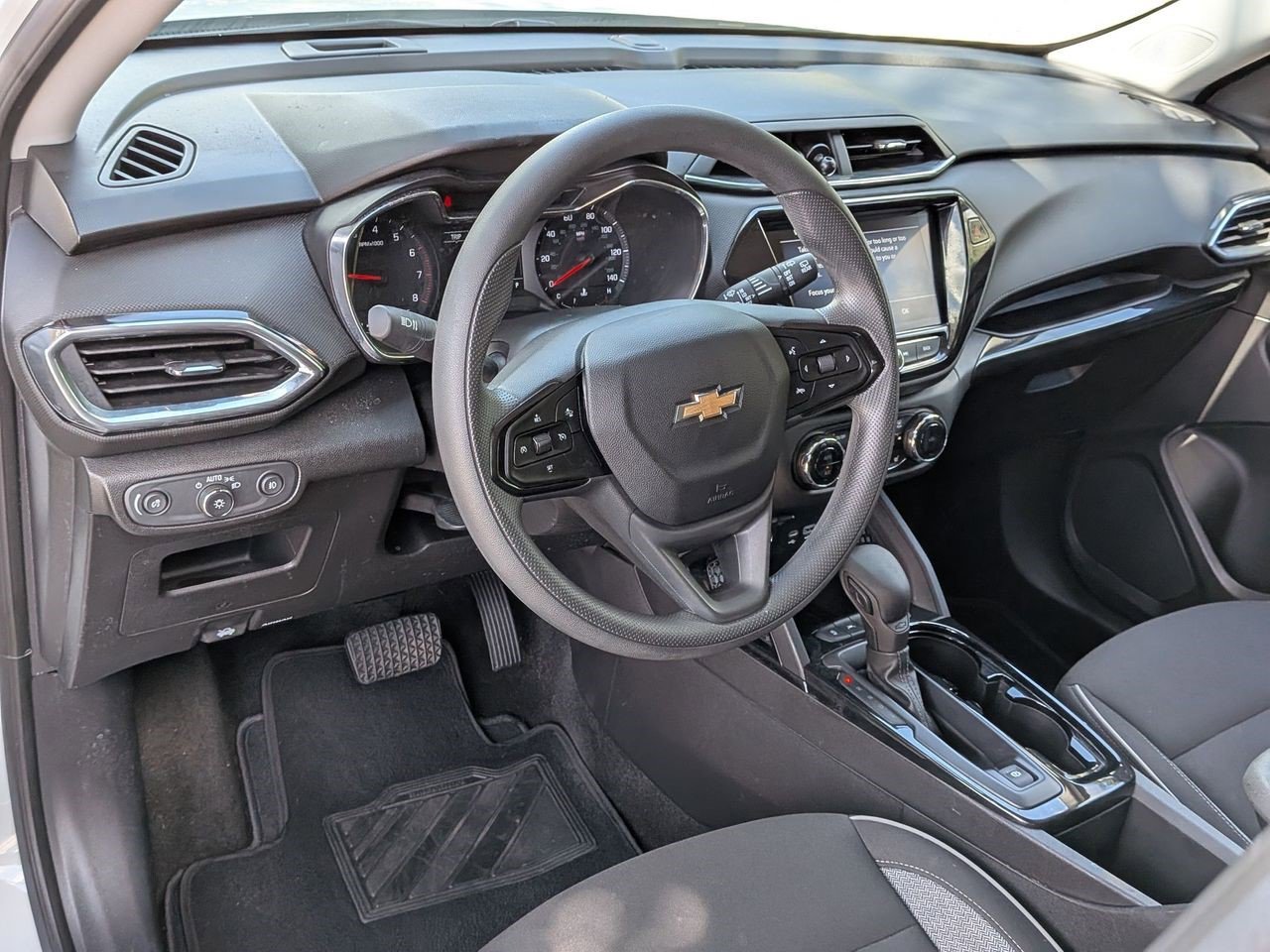 Certified 2023 Chevrolet TrailBlazer LT w/ Convenience Package FWD image 7