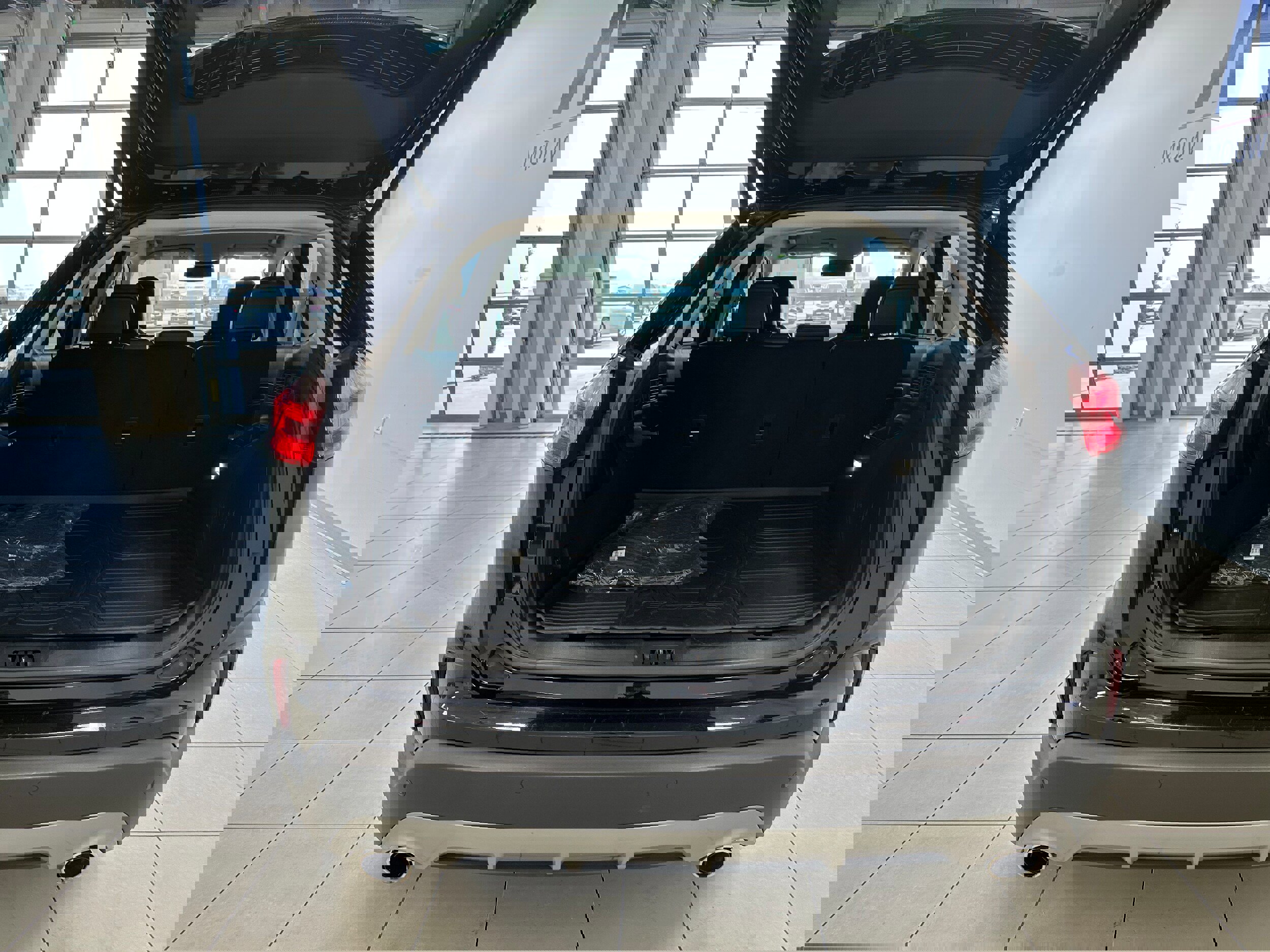 Used 2024 Ford Edge Titanium image 7