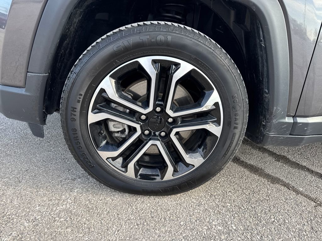 Used 2023 Jeep Compass Limited image 37