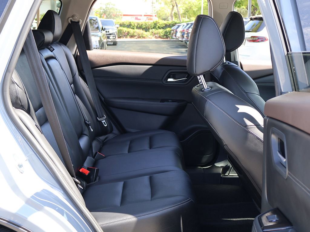 Used 2023 Nissan Rogue SL FWD image 35