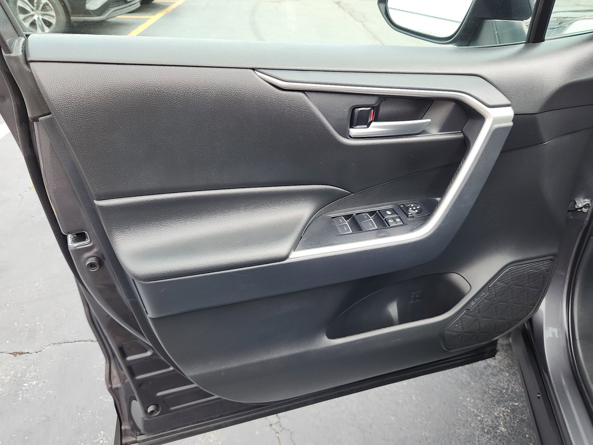 Certified 2025 Toyota RAV4 XLE image 11