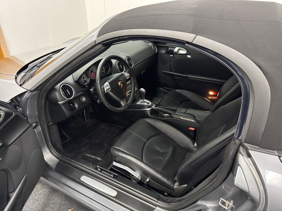 Used 2005 Porsche Boxster S image 9