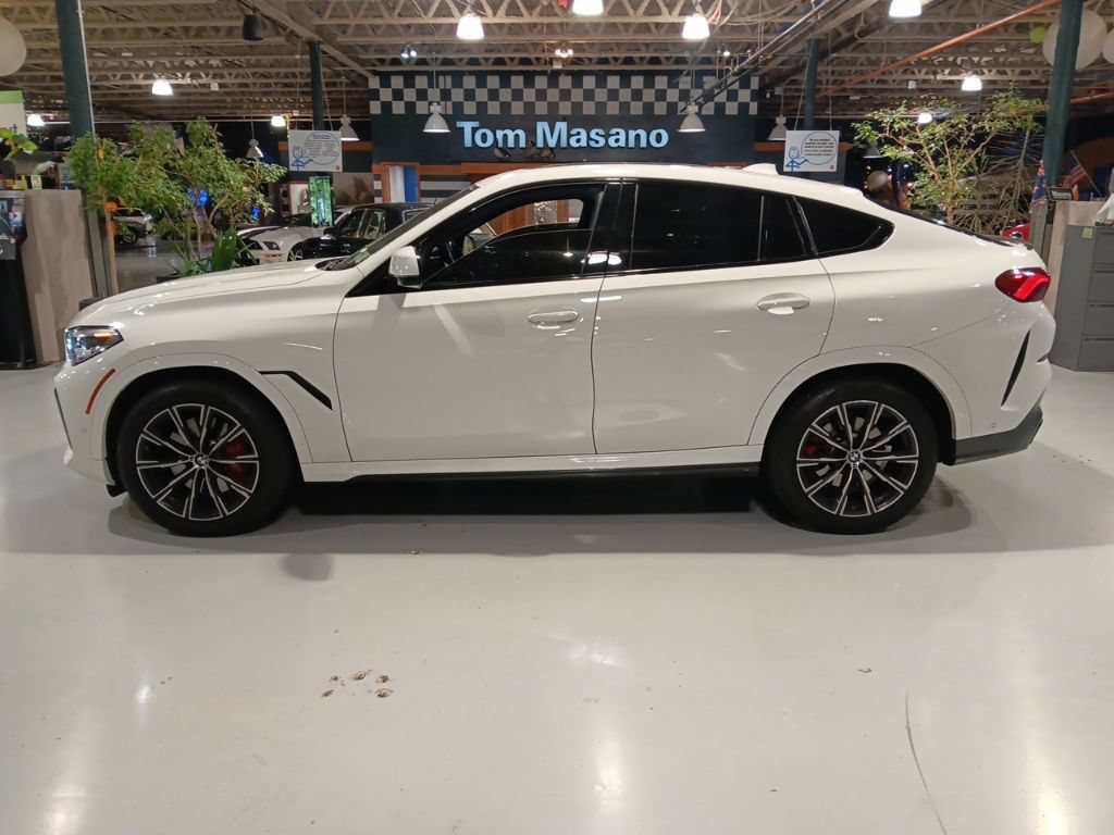 Used 2023 BMW X6 xDrive40i w/ M Sport Package AWD/4WD image 9