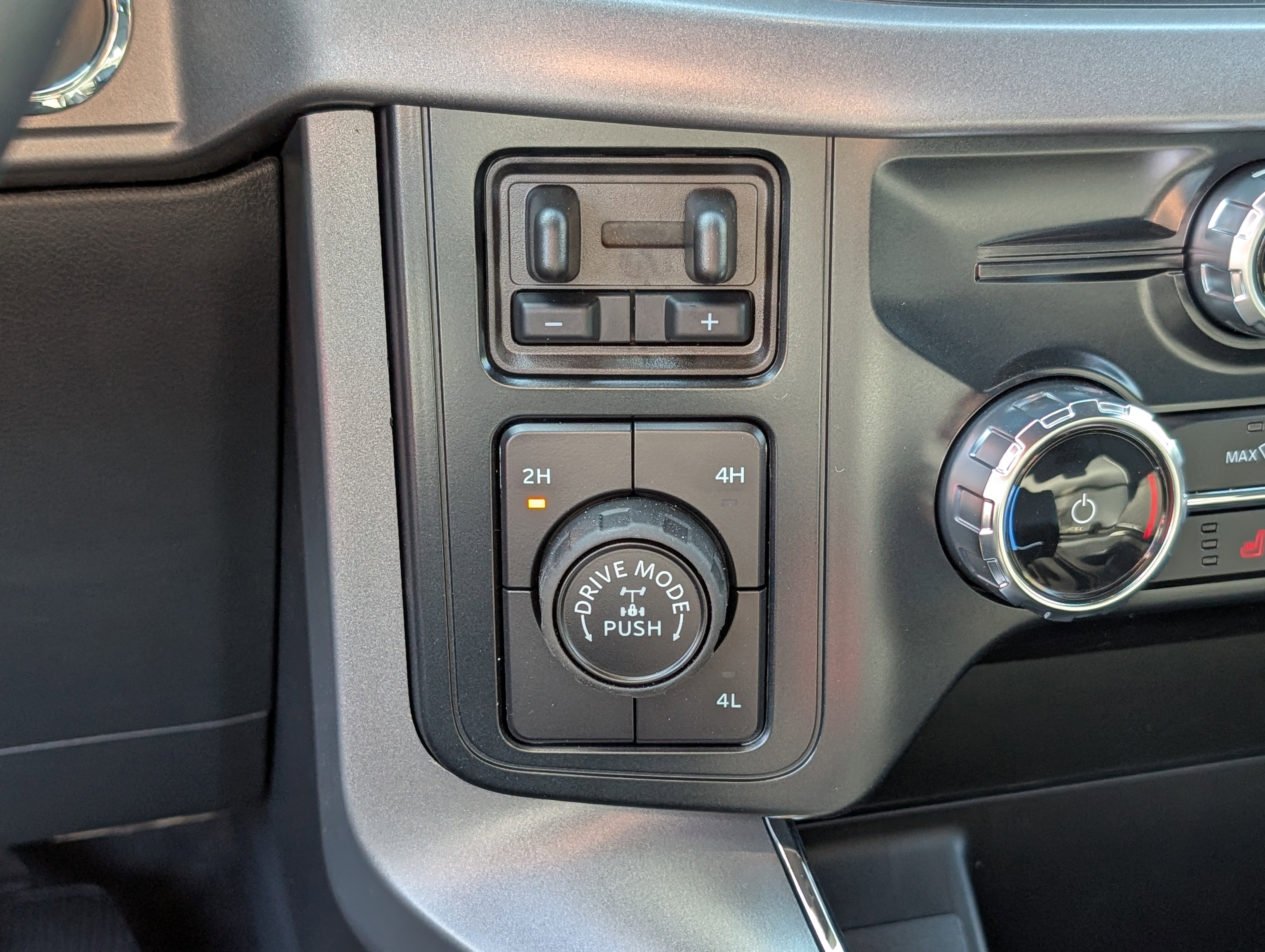 New 2025 Ford F150 XLT w/ Equipment Group 302A MID image 22