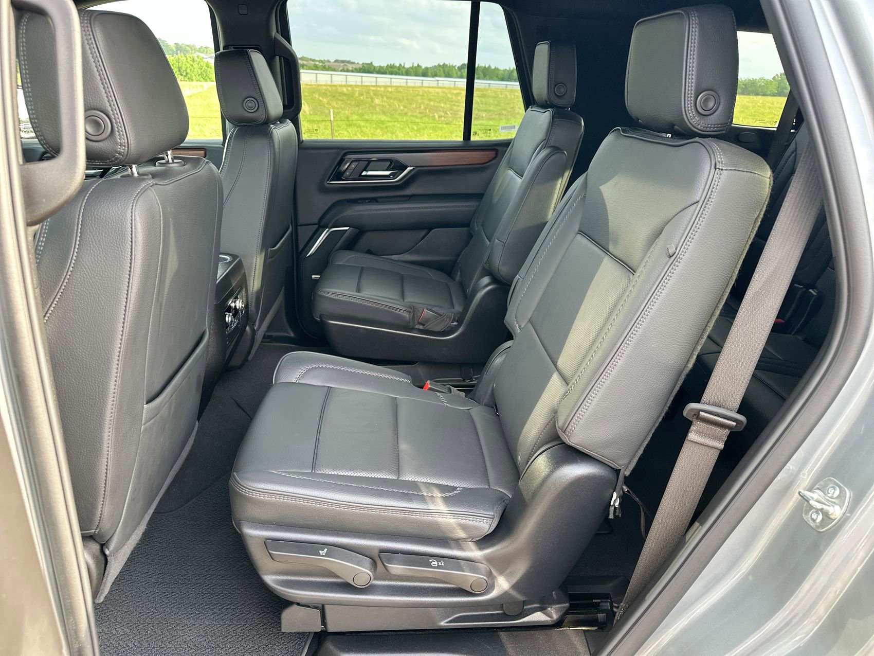 Certified 2025 GMC Yukon Denali AWD/4WD image 24