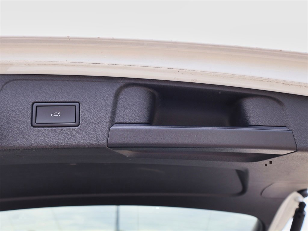 Certified 2022 Volkswagen Atlas SEL image 10