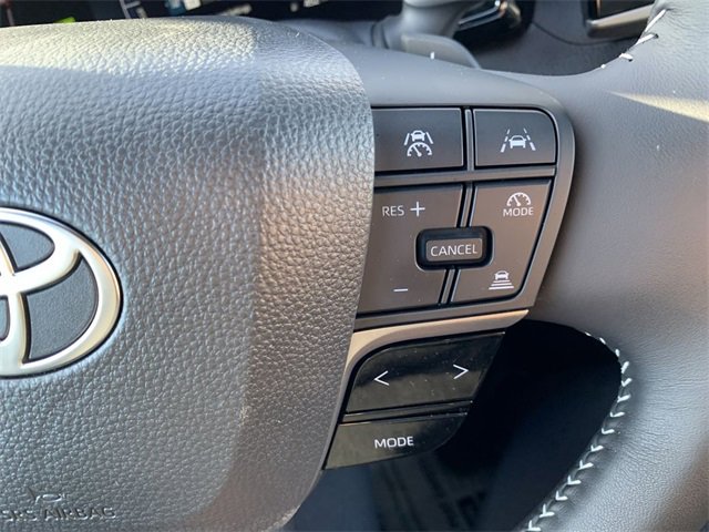 Used 2025 Toyota Camry SE image 28