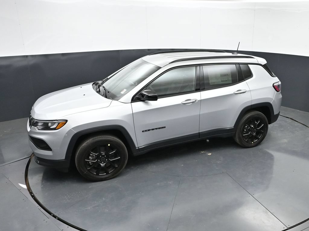 New 2026 Jeep Compass Latitude AWD/4WD image 32