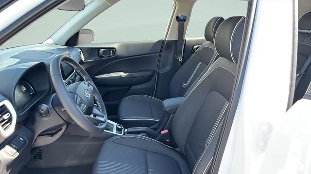 New 2026 Hyundai Venue SEL FWD image 10