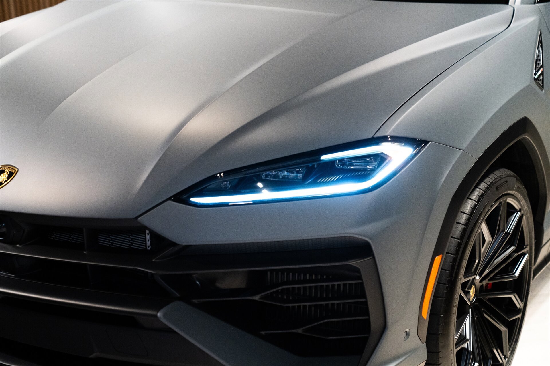 Used 2025 Lamborghini Urus Performante AWD/4WD image 6