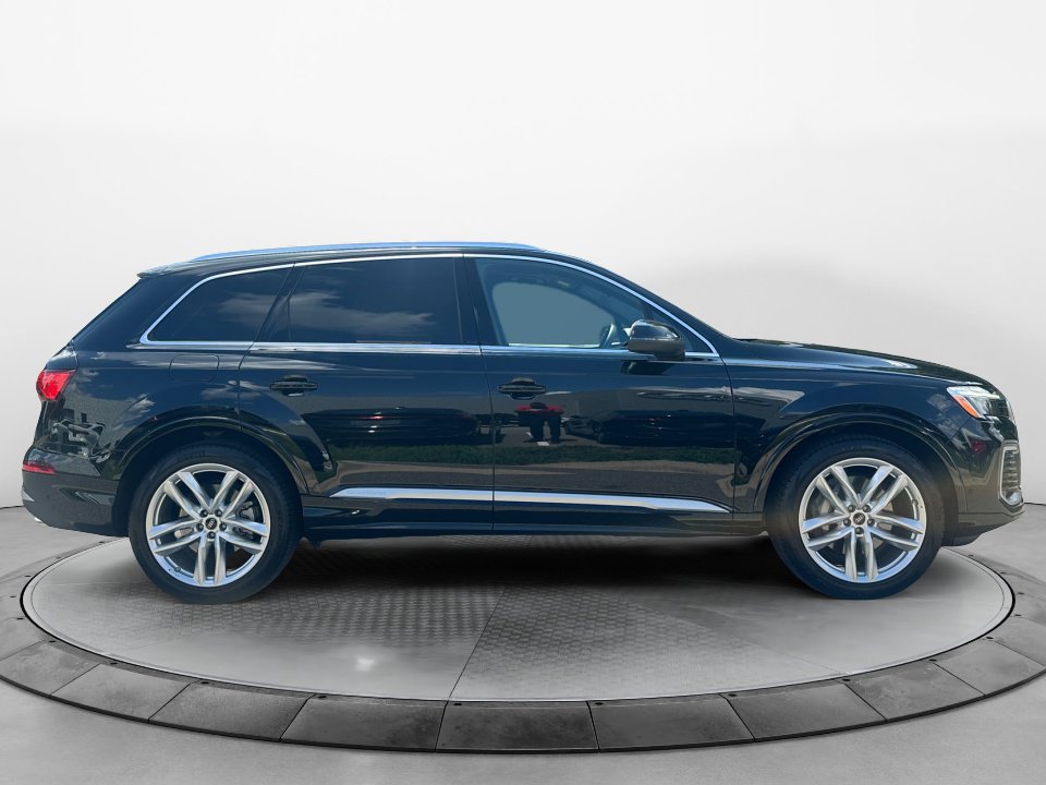 Used 2025 Audi Q7 3.0T Premium Plus w/ Premium Plus Package AWD/4WD image 8