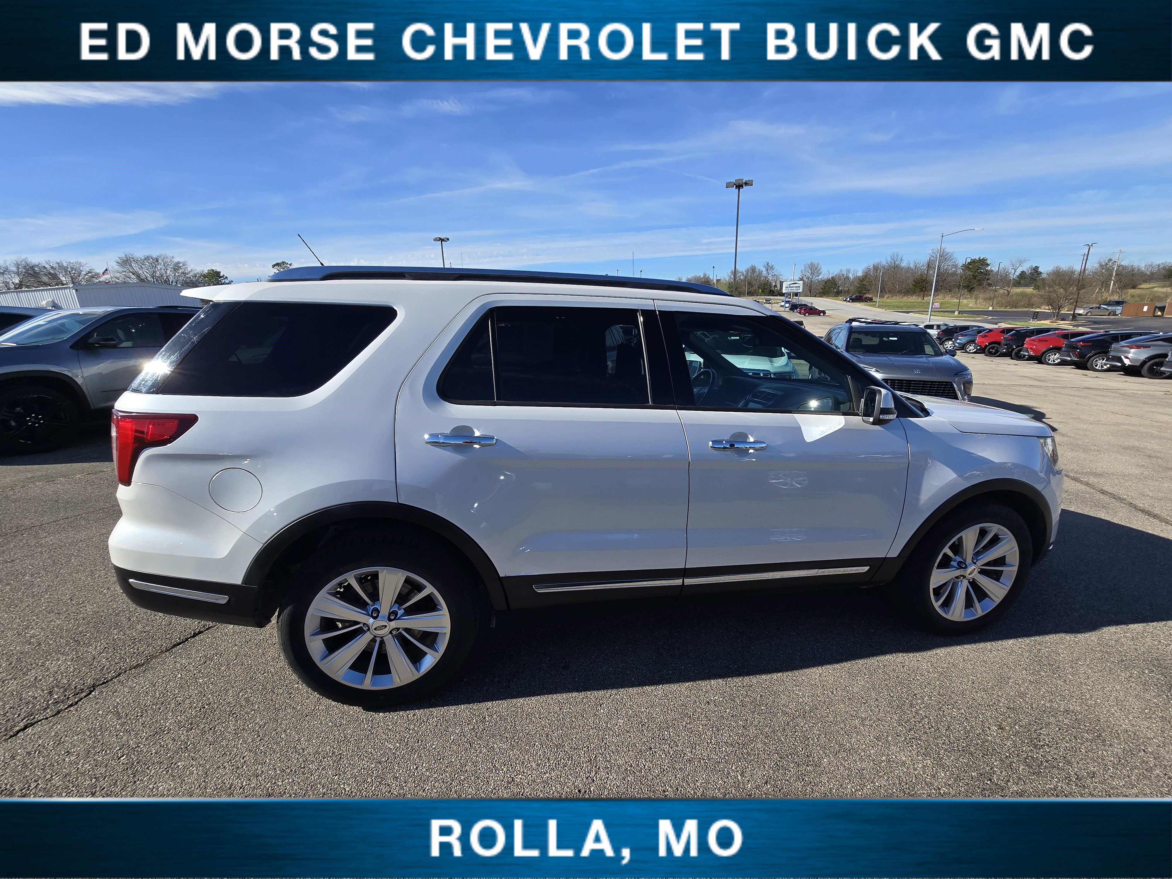 Used 2019 Ford Explorer Limited w/ Ford Safe & Smart Package image 2