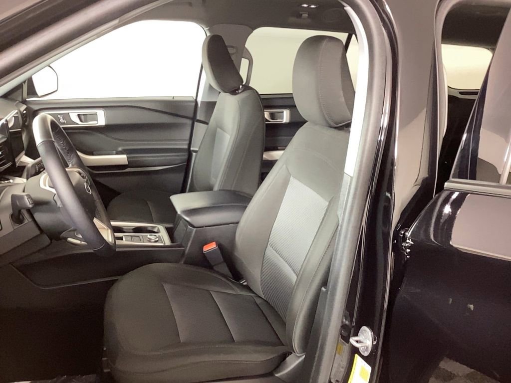 Used 2023 Ford Explorer XLT image 16
