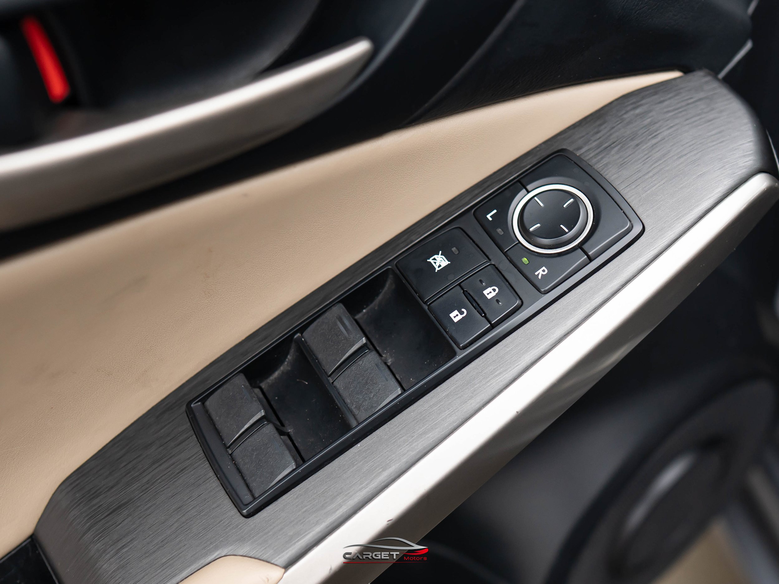 Used 2019 Lexus IS 300 F Sport w/ F Sport Package RWD image 41
