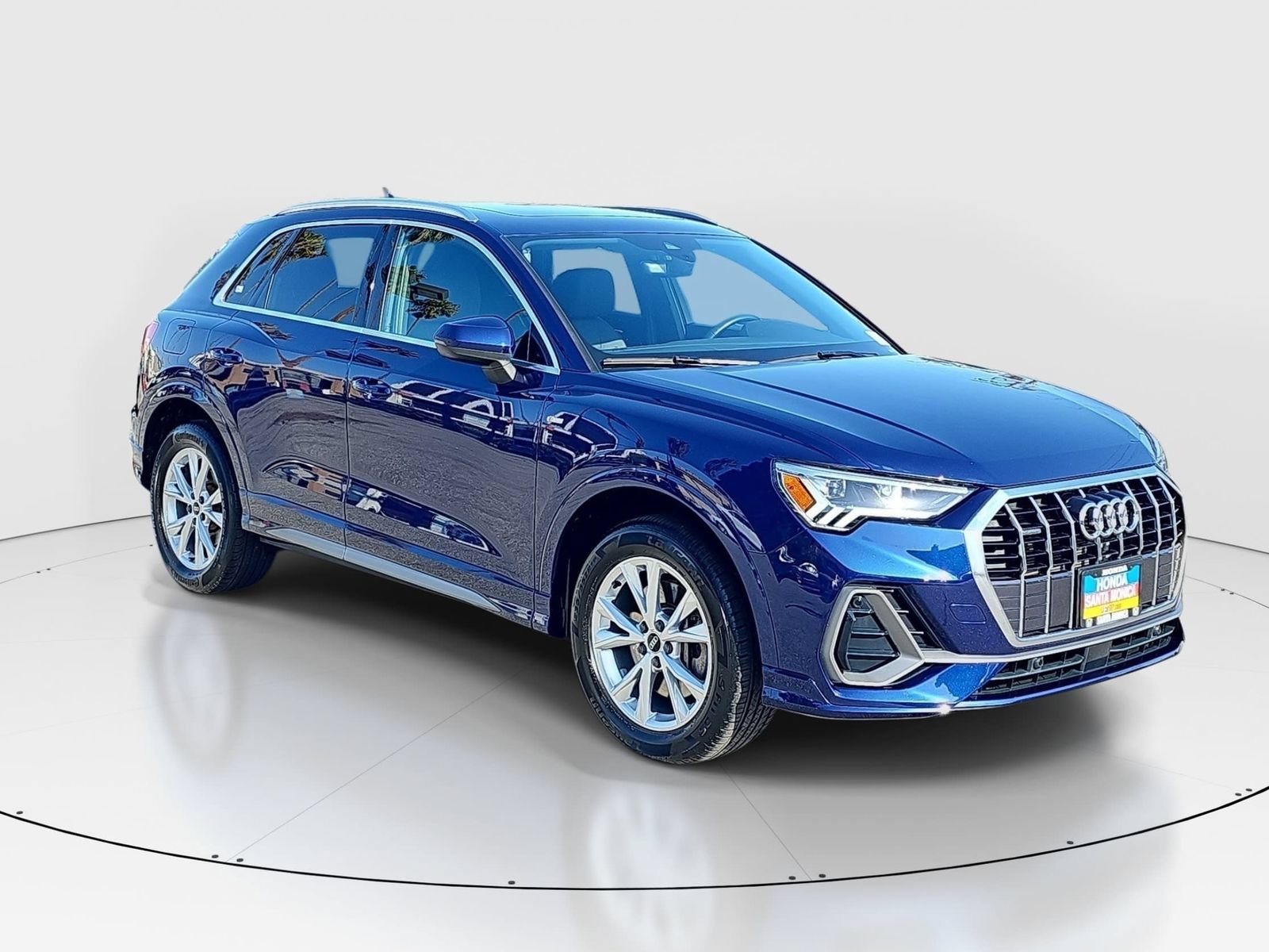 Used 2023 Audi Q3 2.0T Premium AWD/4WD image 3