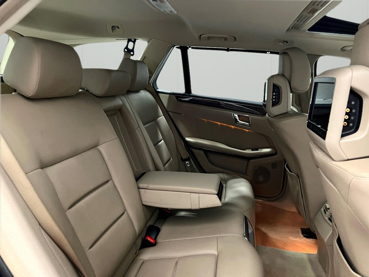 Used 2011 Mercedes-Benz E 350 4MATIC Wagon image 25