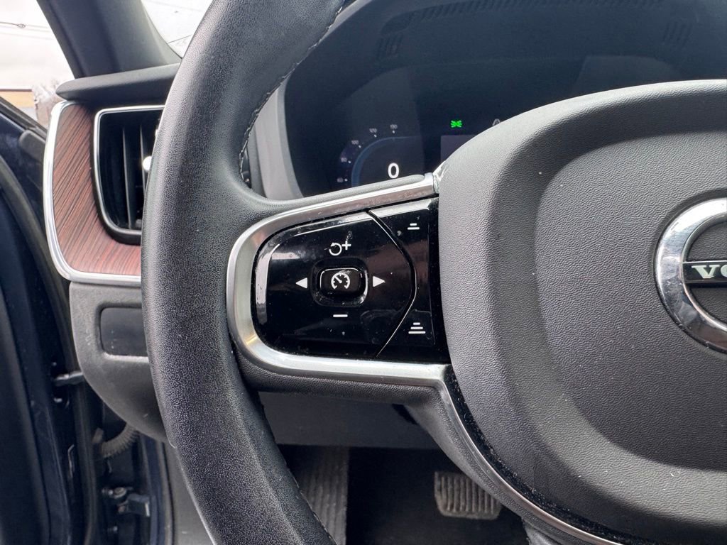 Used 2023 Volvo XC60 B5 Plus AWD/4WD image 15