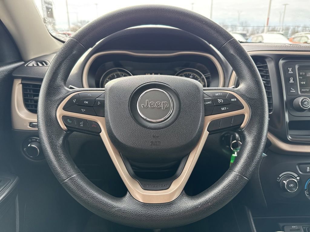 Used 2015 Jeep Cherokee Sport image 12